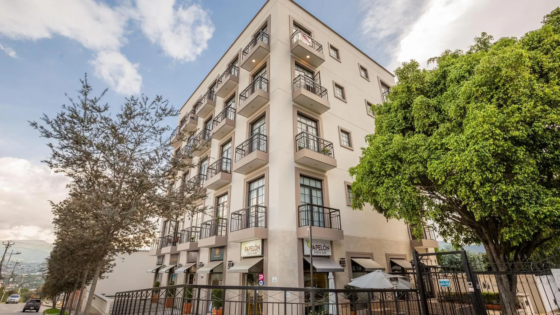 Mumbai Corner View Studio Κίτο